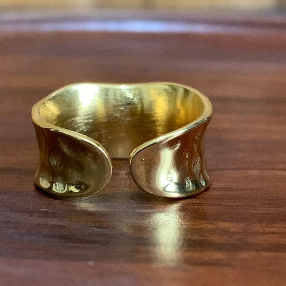 18K Gold Plated Titanium Steel Hammered Texture Ring Size 6 - Picture 3 of 6